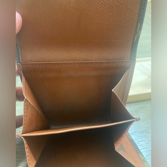 Vintage LV Wallet - Picture 7 of 13